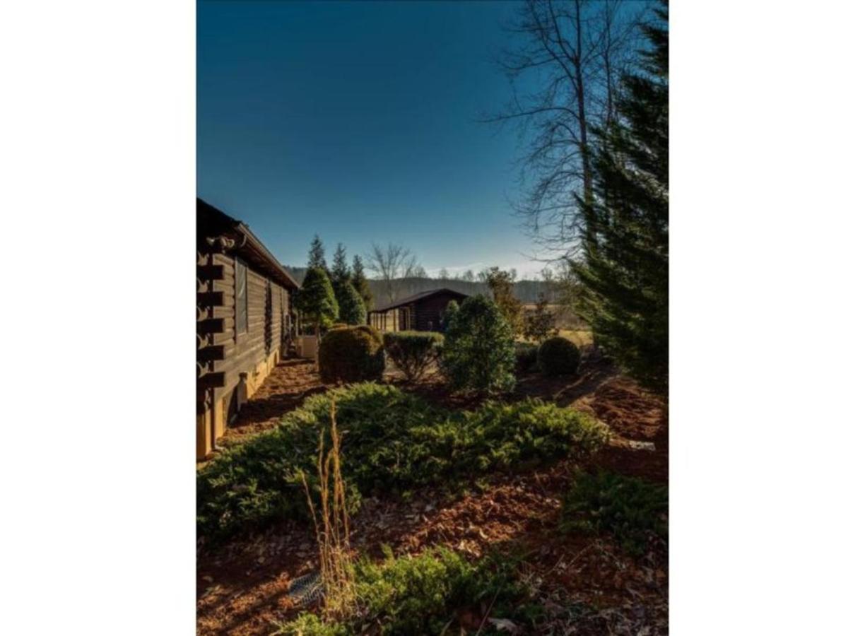 Ridge View Cabin With Fireplace Pet Friendly- Holiday home *