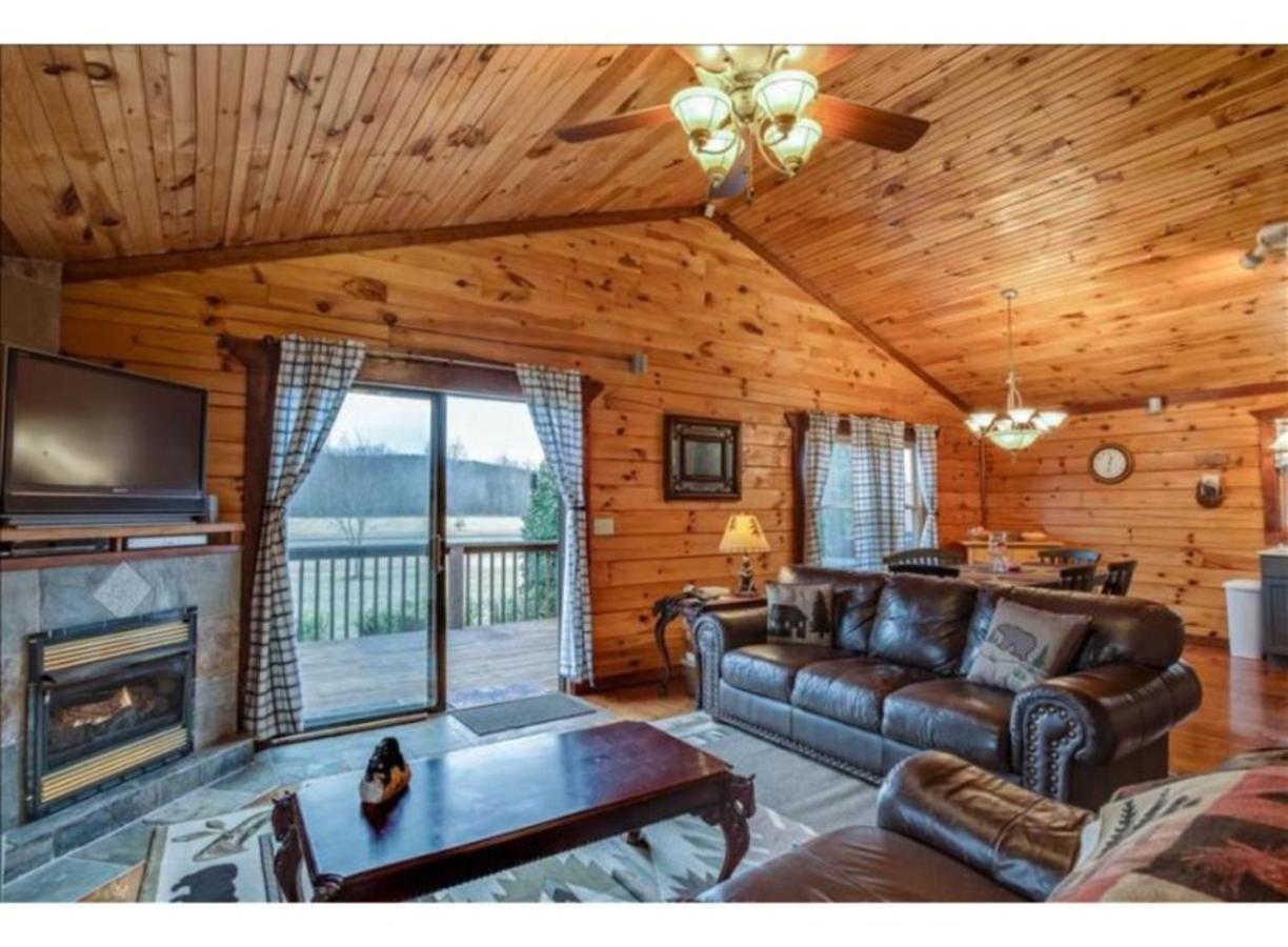Ridge View Cabin With Fireplace Pet Friendly- Holiday home Tryon