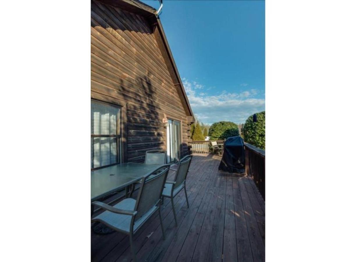 Holiday home Ridge View Cabin With Fireplace Pet Friendly-