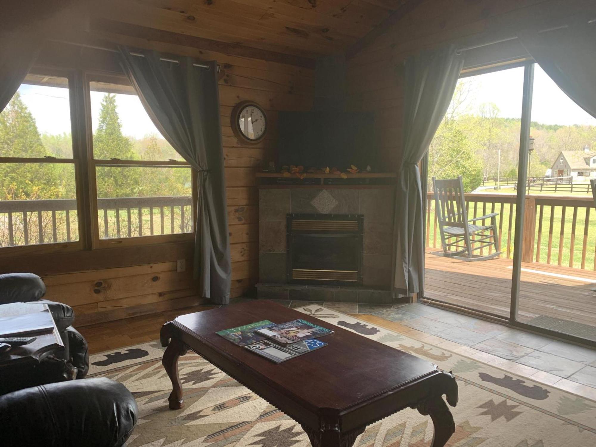 Ridge View Cabin With Fireplace Pet Friendly- Holiday home
