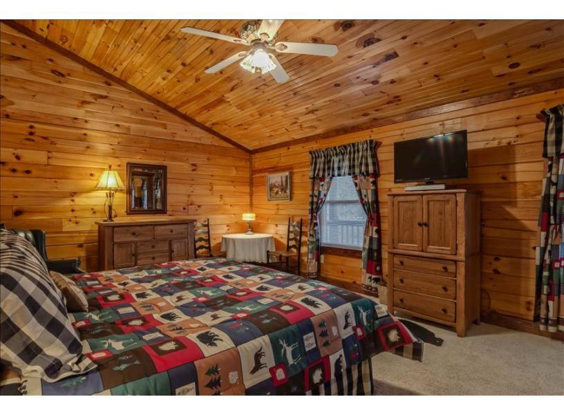 Holiday home Ridge View Cabin With Fireplace Pet Friendly-