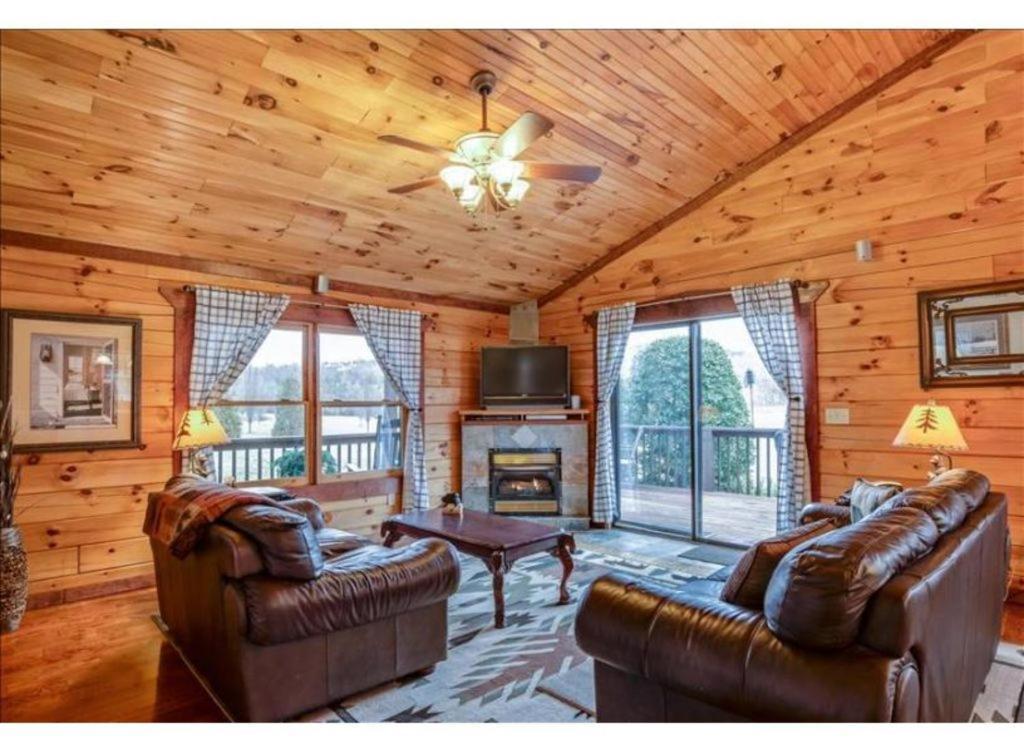 Holiday home Ridge View Cabin With Fireplace Pet Friendly- *
